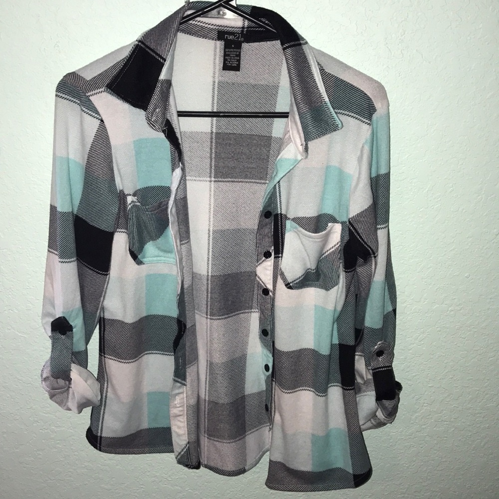Women’s Small Button Up Flannel